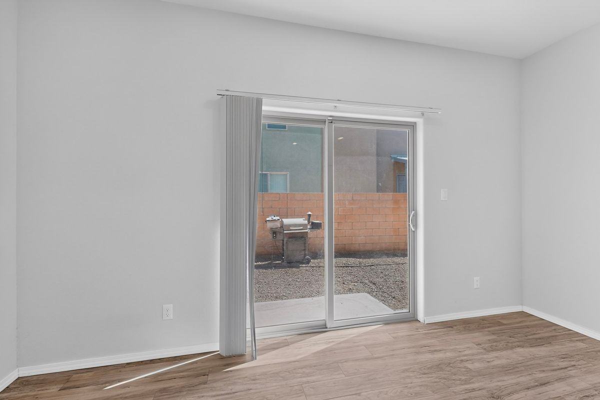 1504 Gulfstream Dr Se - Photo 6 of 34