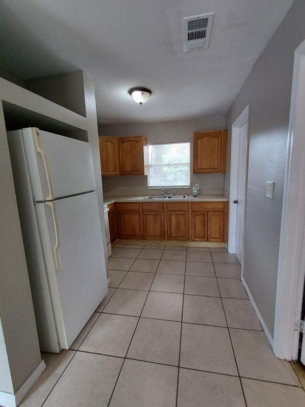 9616 N 11th St - Photo 5 of 11