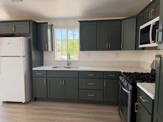 20221 Telford Ave - Photo 3 of 11