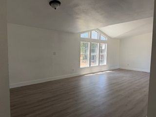 20221 Telford Ave - Photo 5 of 11