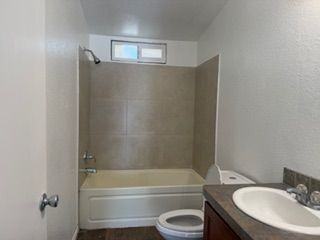 20221 Telford Ave - Photo 7 of 11