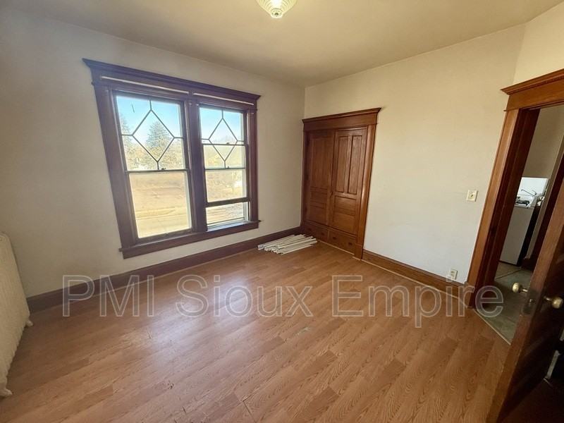 731 W 18th St #4 - Photo 4 of 11