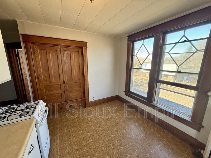 731 W 18th St #4 - Photo 6 of 11