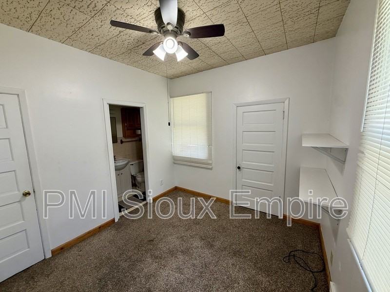 133 S Summit Ave #2 - Photo 7 of 8
