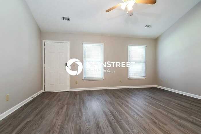 608 Hunters Cove Ln - Photo 2 of 15