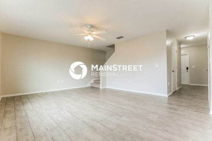 23192 Aberdeen Ave - Photo 3 of 17
