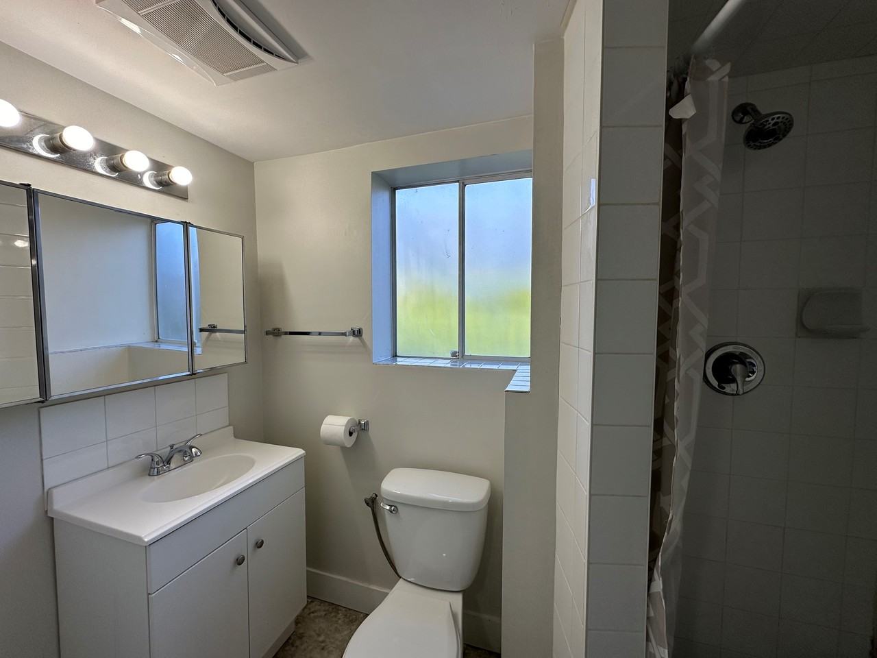 8446 Hilton Drive - Photo 6 of 8