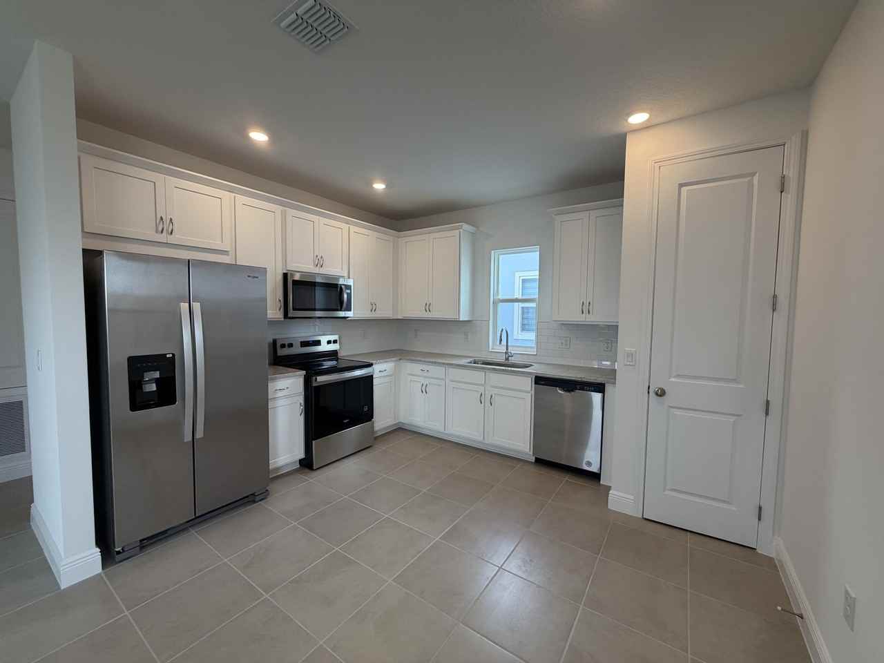 9860 Peebles St #1 - Photo 5 of 10