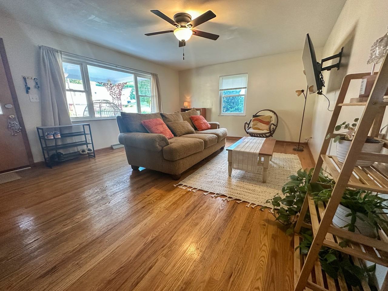 445 Spring St #NA - Photo 5 of 20