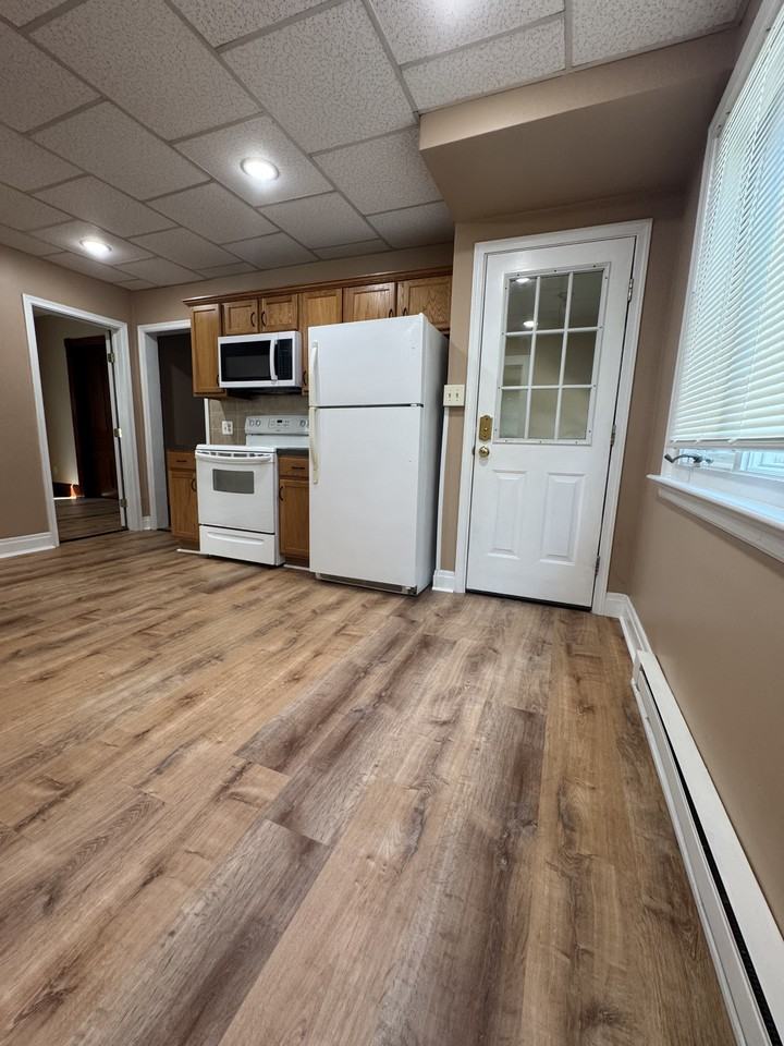 506 Charles St #1stFL - Photo 2 of 34
