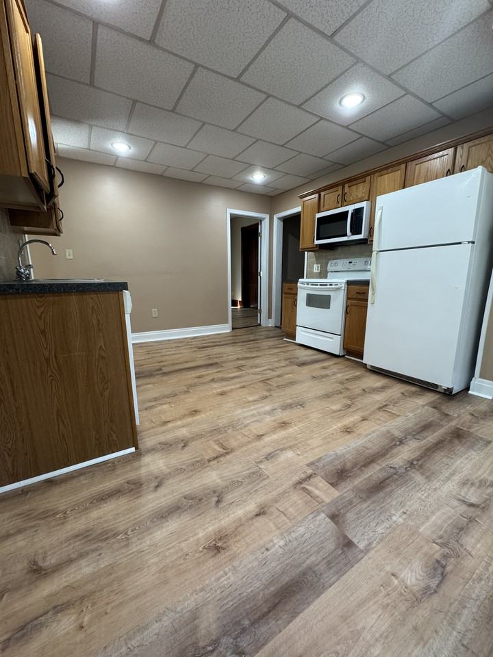 506 Charles St #1stFL - Photo 3 of 34