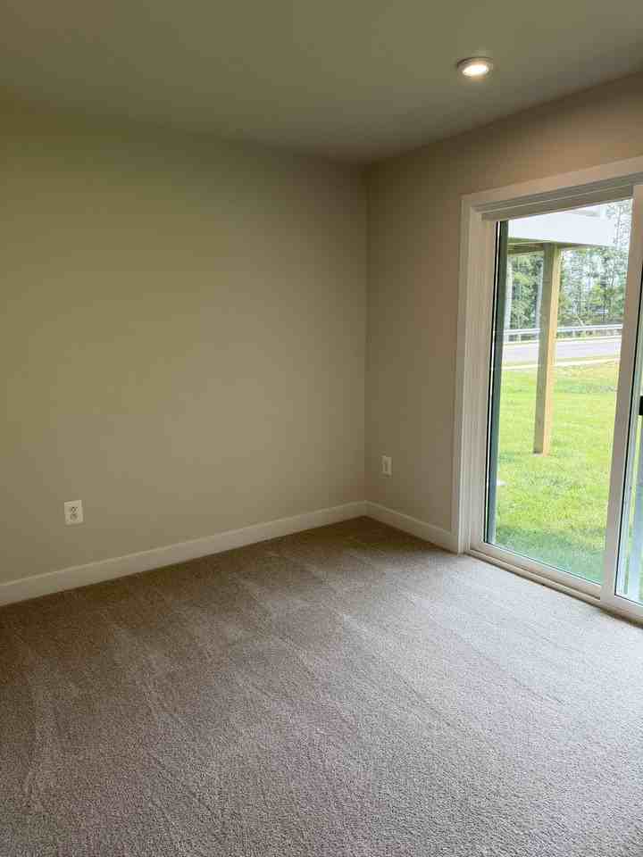 903 Eleanor Dr - Photo 7 of 22