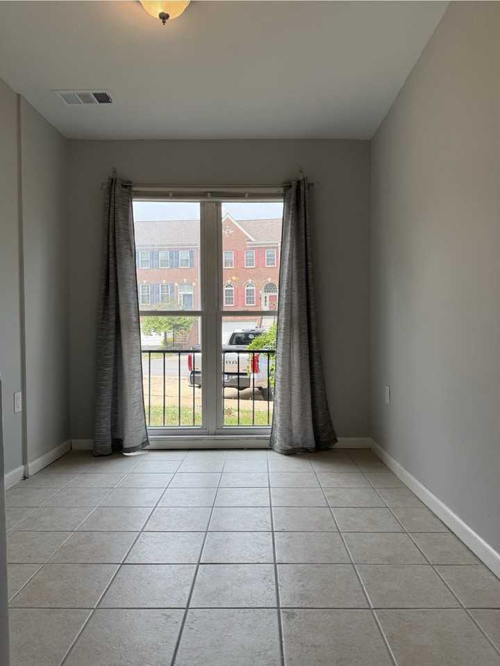238 Stevenson Sq #238 - Photo 3 of 16