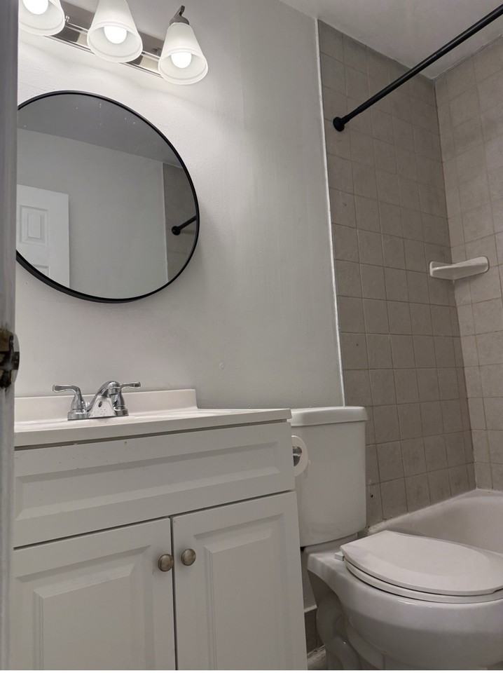238 Stevenson Sq #238 - Photo 7 of 16