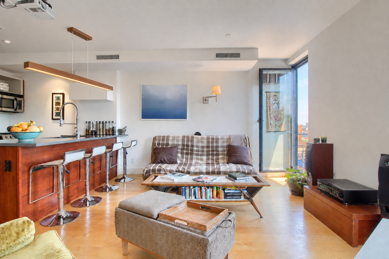 225 Maujer St #PHB - Photo 4 of 16