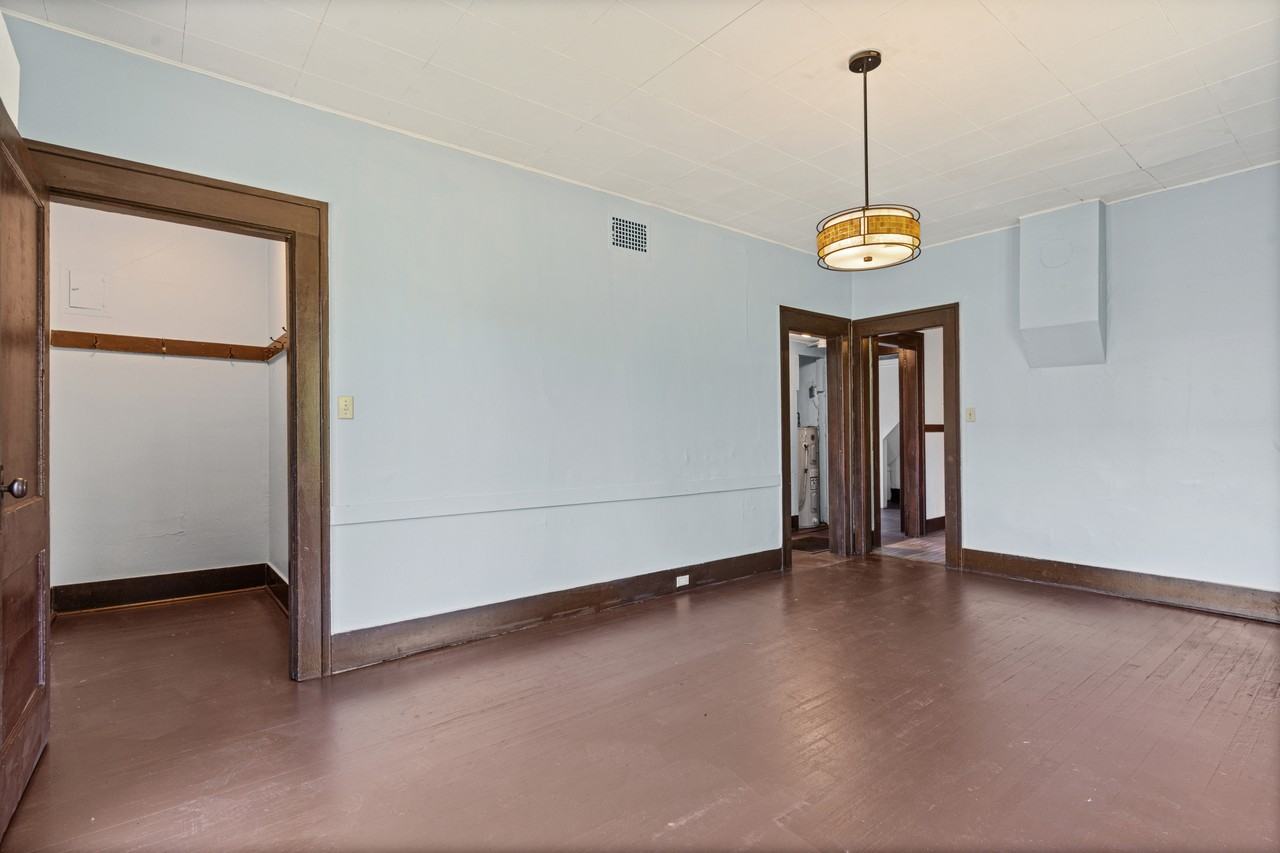 9129 School Street - Photo 2 of 27