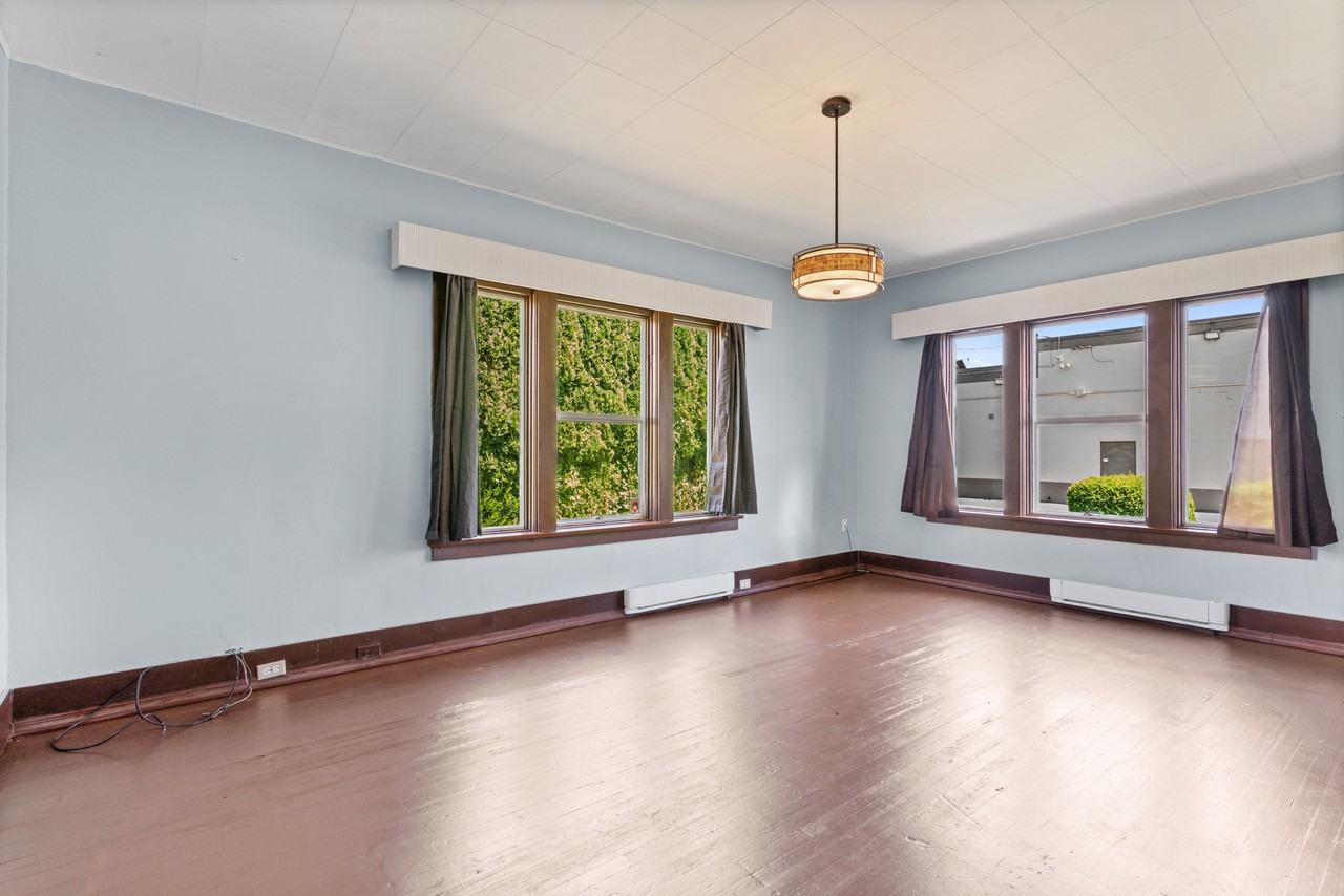 9129 School Street - Photo 4 of 27