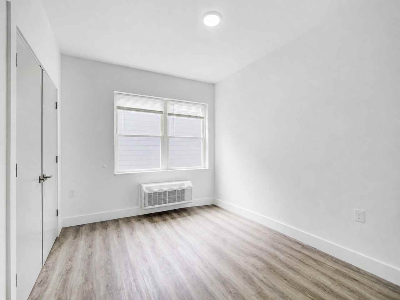 1127 Stuyvesant Avenue - Photo 7 of 13