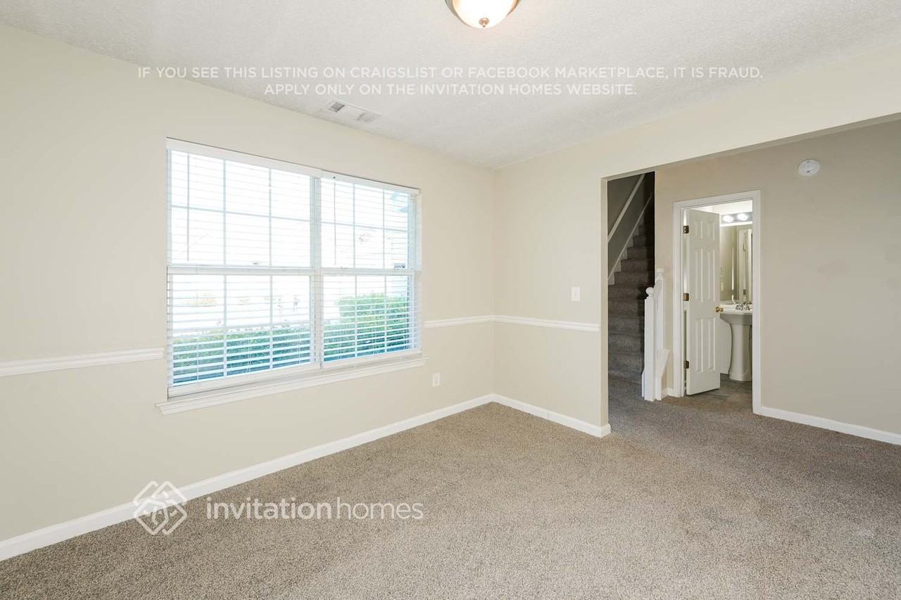 3668 Gray Birch Dr - Photo 4 of 18