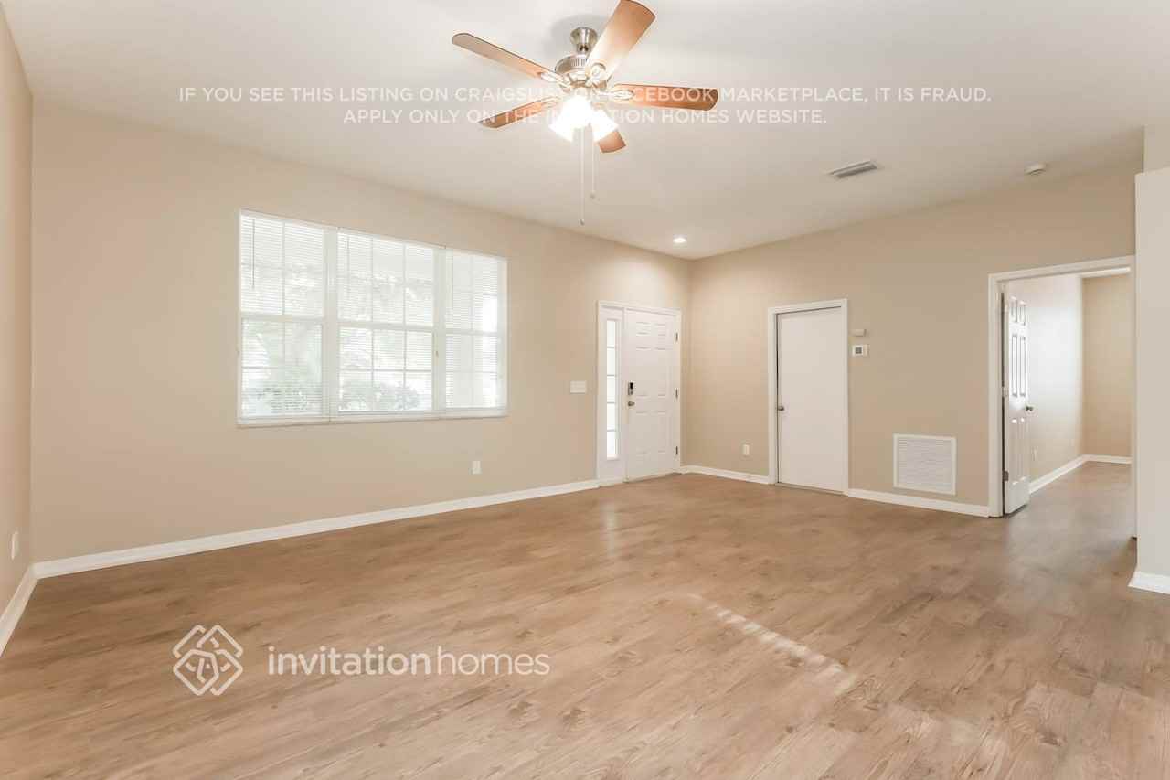 3015 Summer Cruise Dr - Photo 4 of 17