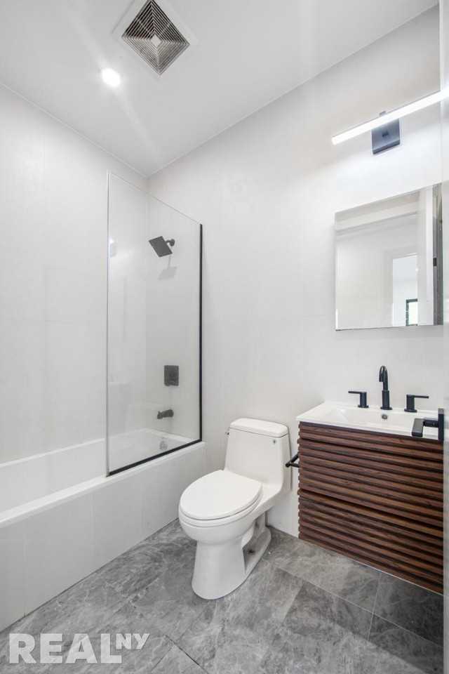 8th Ave #3R - Photo 4 of 8