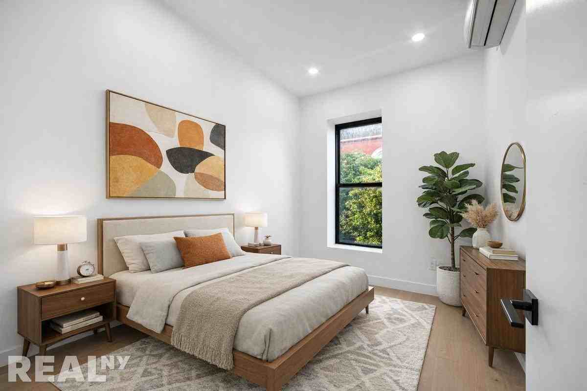 8th Ave #3R - Photo 5 of 8