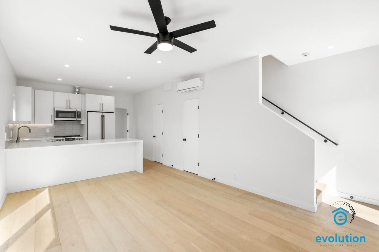 2206 Pentuckett Ave - Photo 6 of 12
