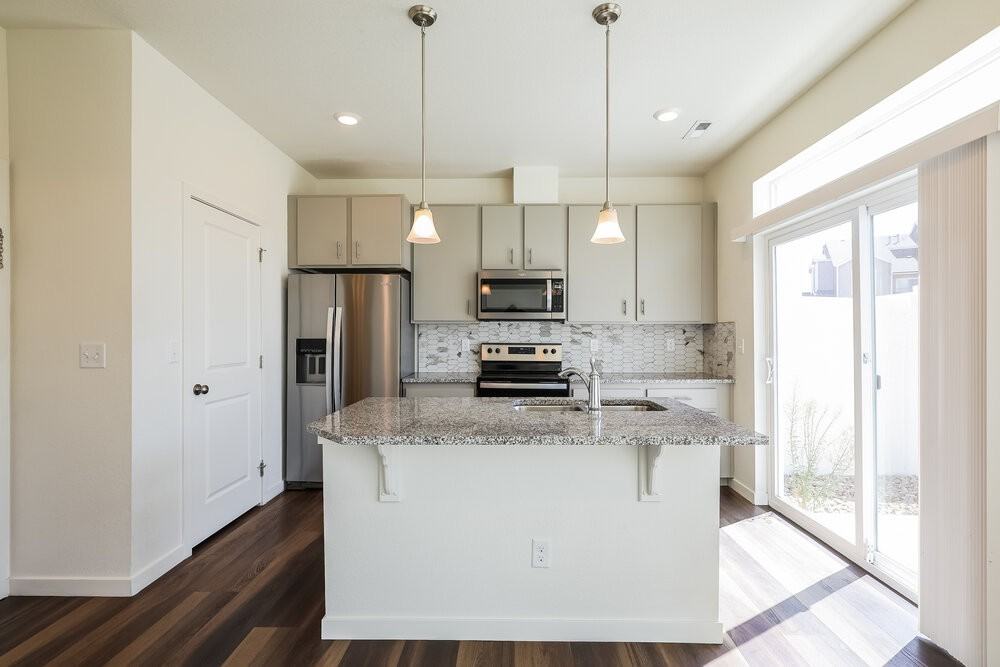 4750 Tower Dr - Photo 7 of 17