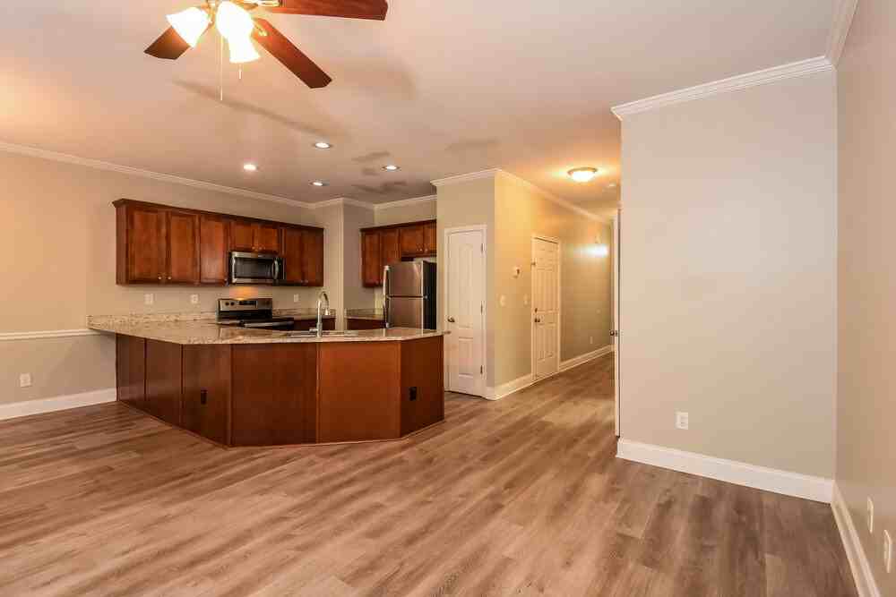 242 Derby Ct - Photo 6 of 17