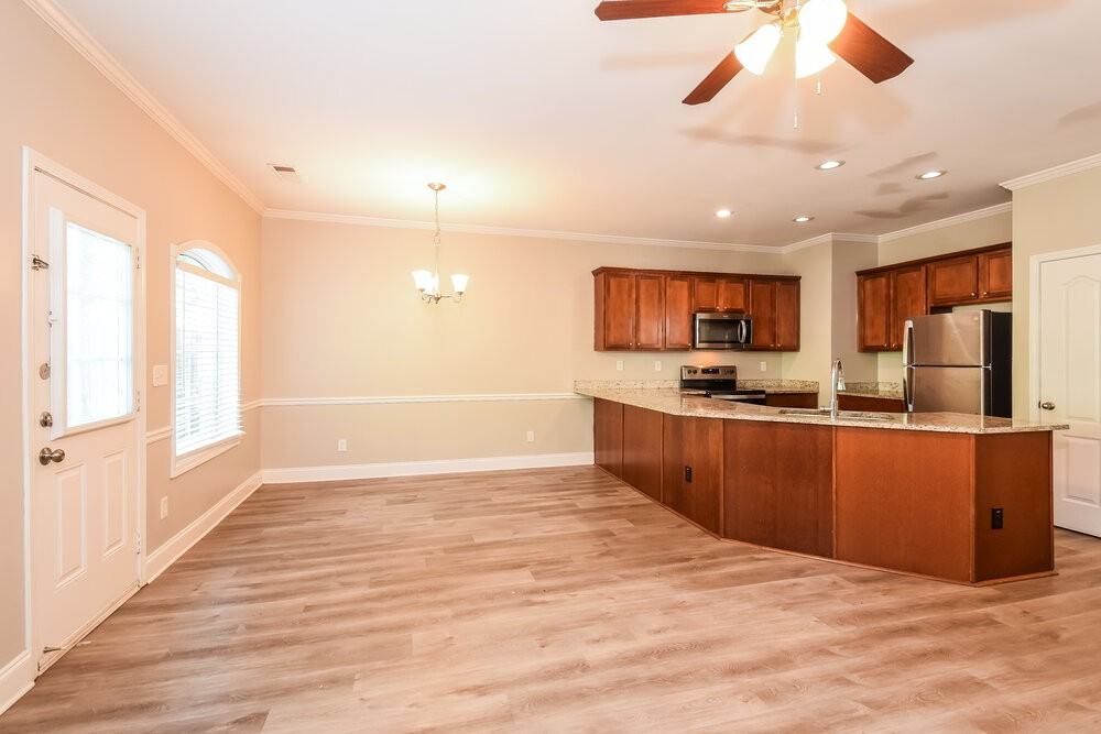 242 Derby Ct - Photo 7 of 17
