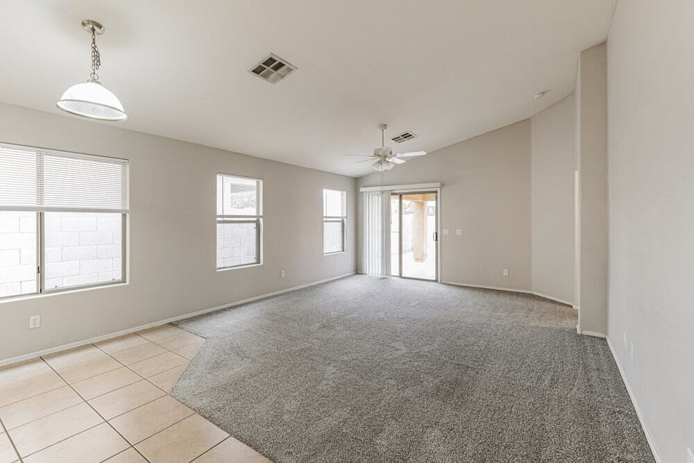 7814 S 72nd Ln - Photo 4 of 16