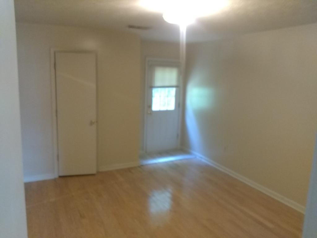 209 E Wilson St #1 - Photo 5 of 5