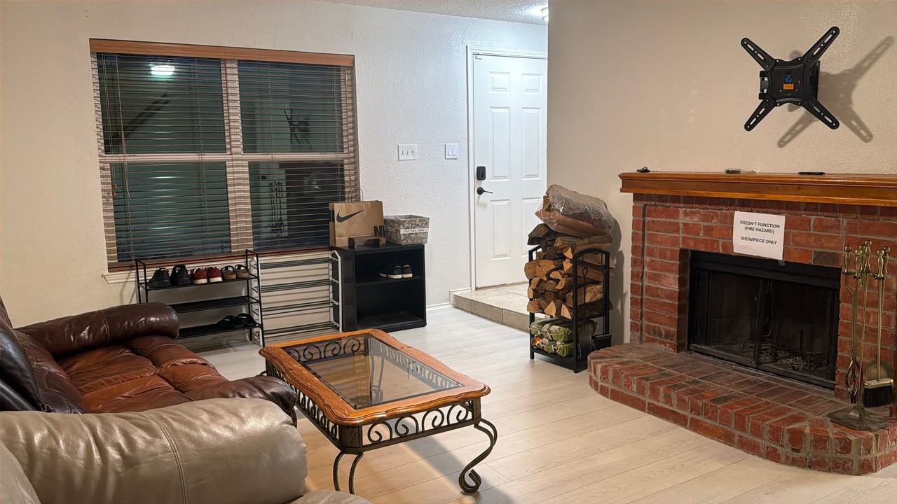 606 Bandera St - Photo 2 of 16