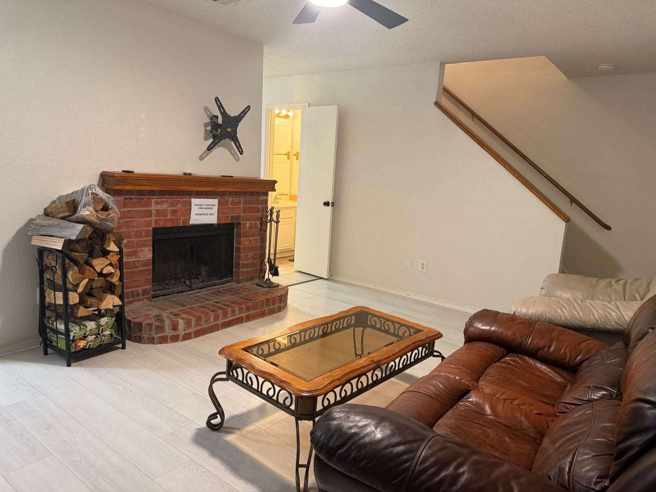606 Bandera St - Photo 3 of 16