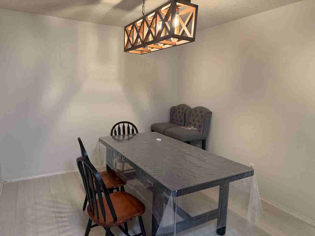 606 Bandera St - Photo 4 of 16