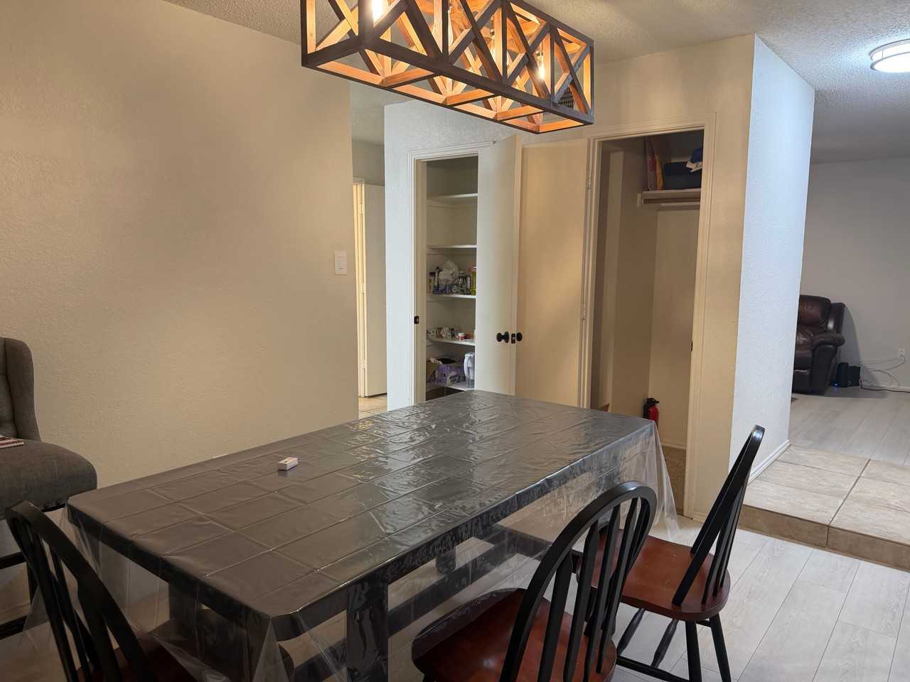 606 Bandera St - Photo 5 of 16
