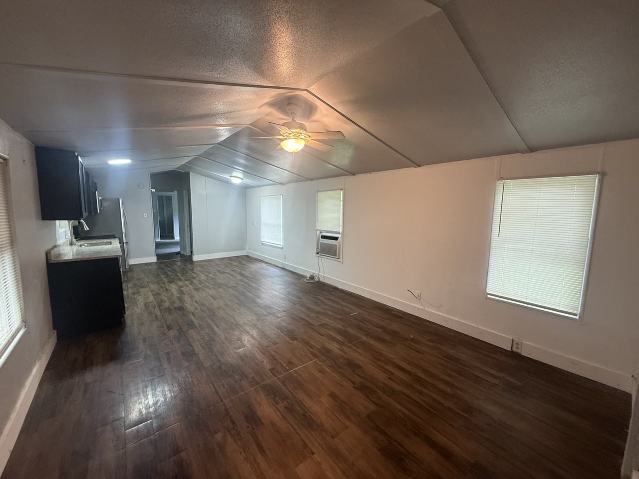 412 W North St #1 - Photo 2 of 13
