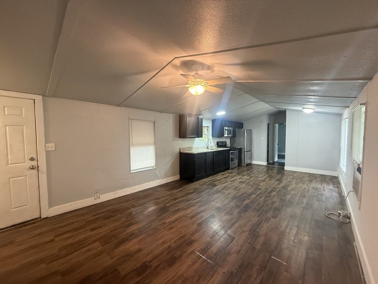 412 W North St #1 - Photo 3 of 13