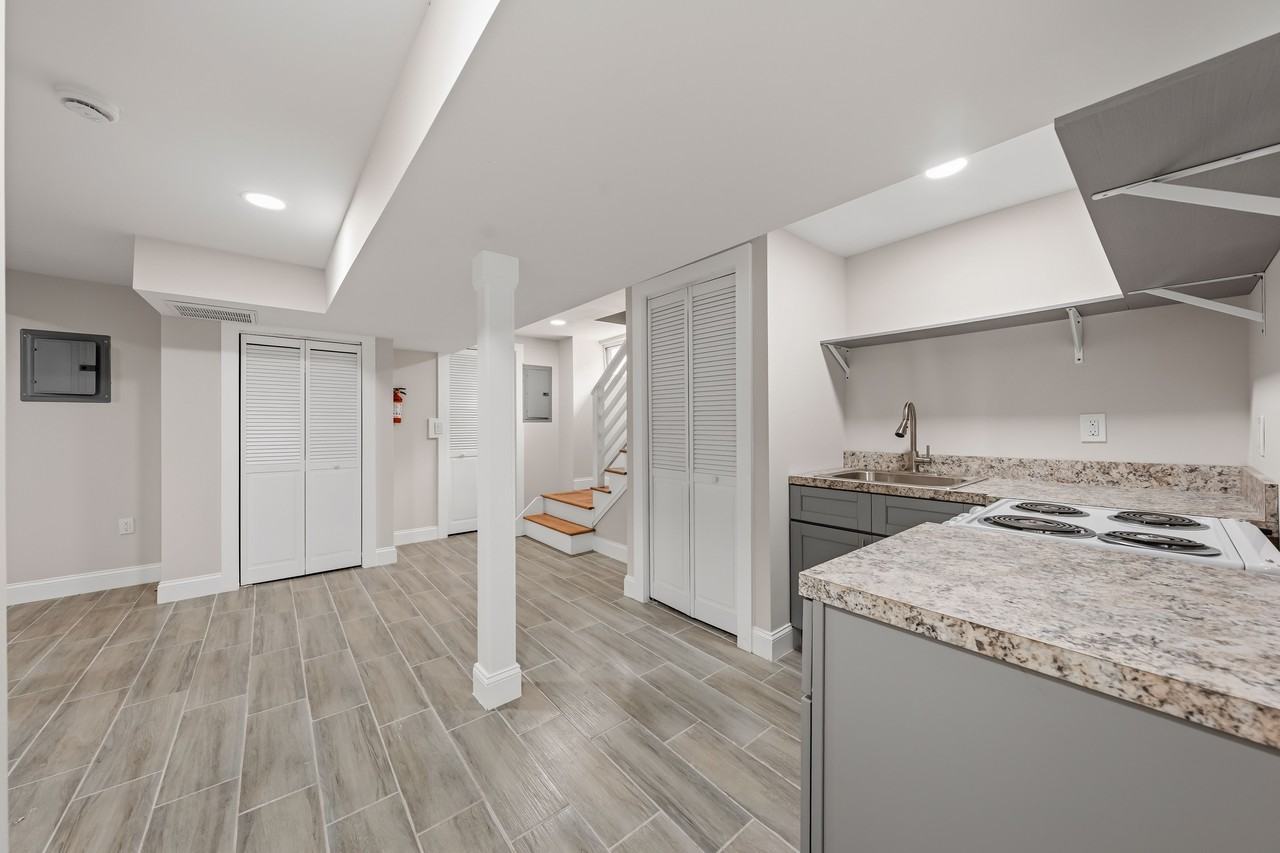 36-42 West Mravlag Place - 1 B #1B - Photo 2 of 14