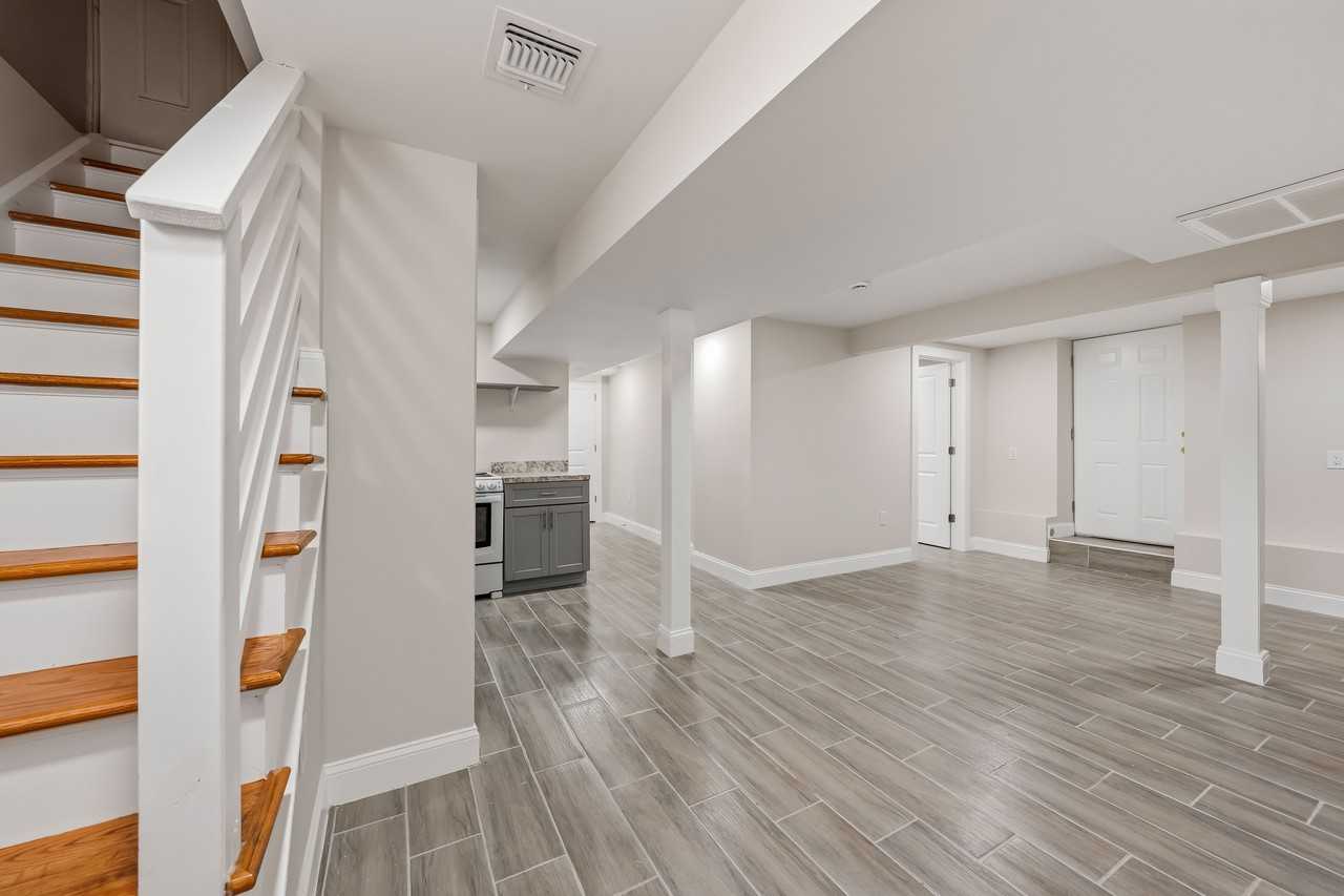 36-42 West Mravlag Place - 1 B #1B - Photo 4 of 14