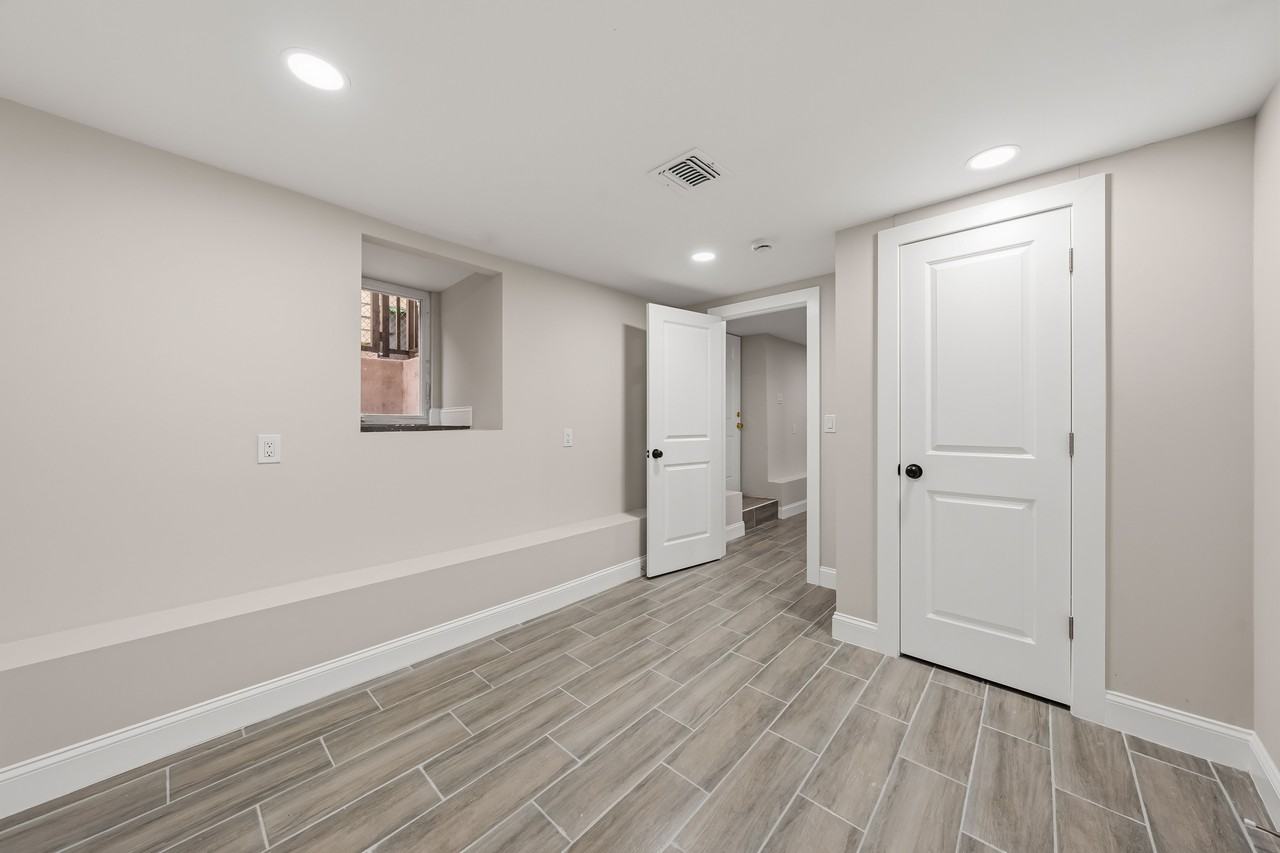 36-42 West Mravlag Place - 1 B #1B - Photo 7 of 14