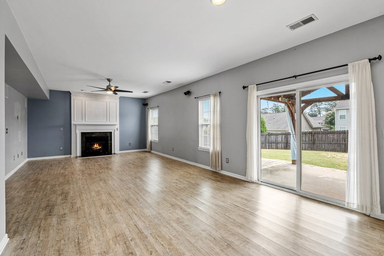 27 Madeline Cir #1 - Photo 3 of 11
