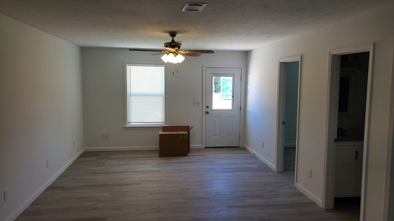 100 Julia D Ln #100 - Photo 4 of 28