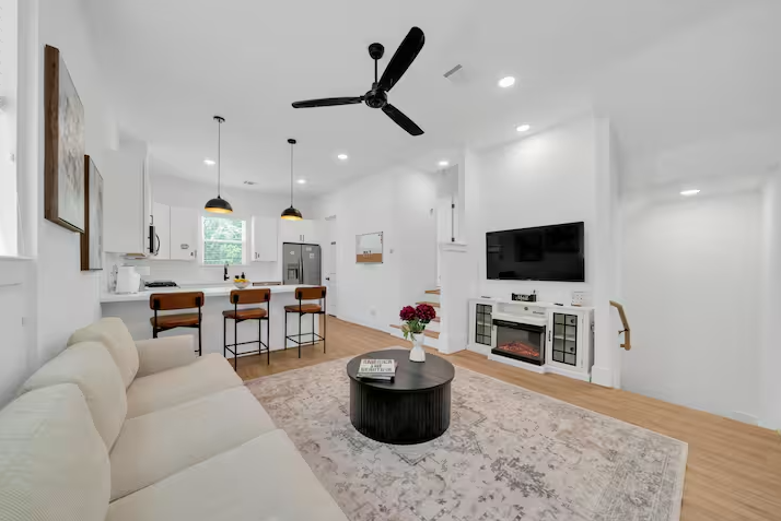 6834 Lozier StRoom 3 #3 - Photo 4 of 11
