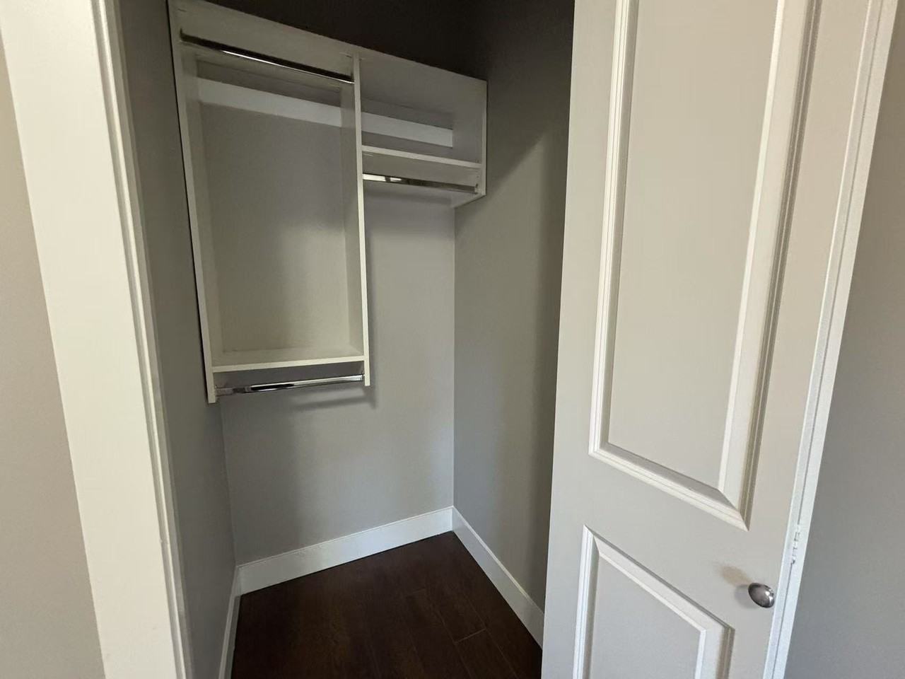 6040 Leibly Avenue - Photo 6 of 8