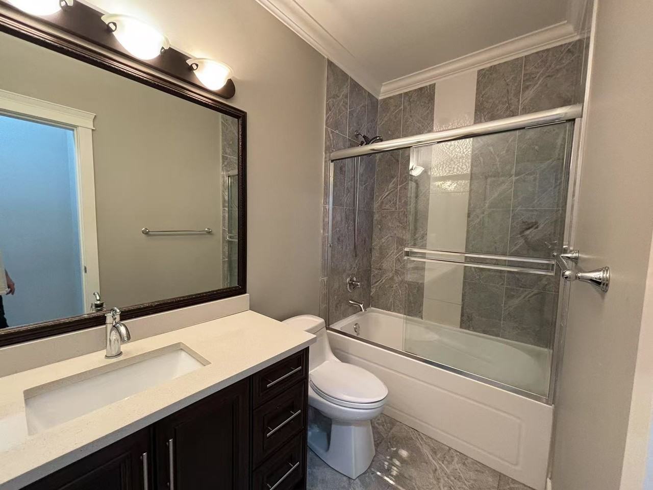 6040 Leibly Avenue - Photo 7 of 8