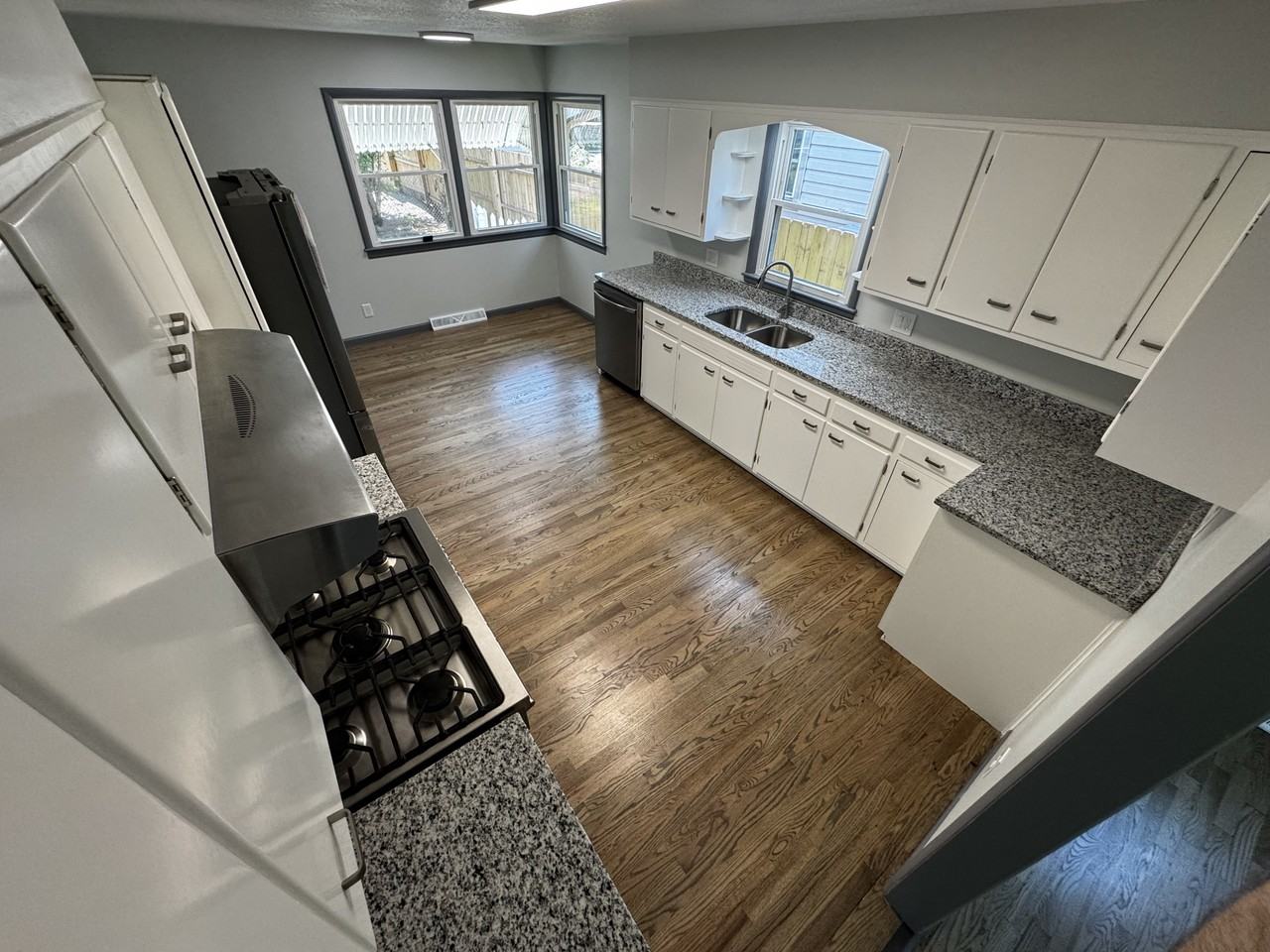 622 Ne Emmett St #1 - Photo 3 of 18