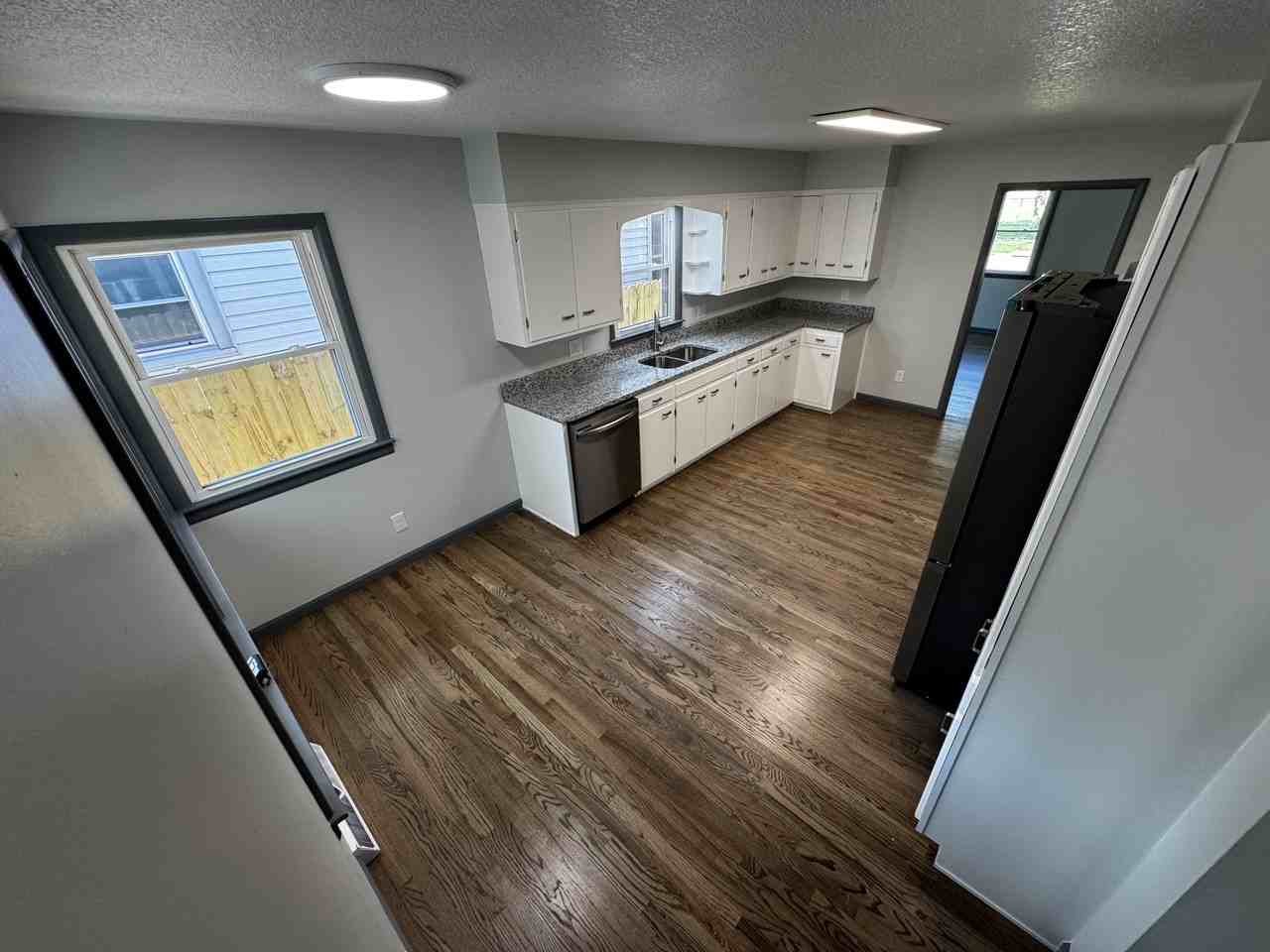 622 Ne Emmett St #1 - Photo 5 of 18