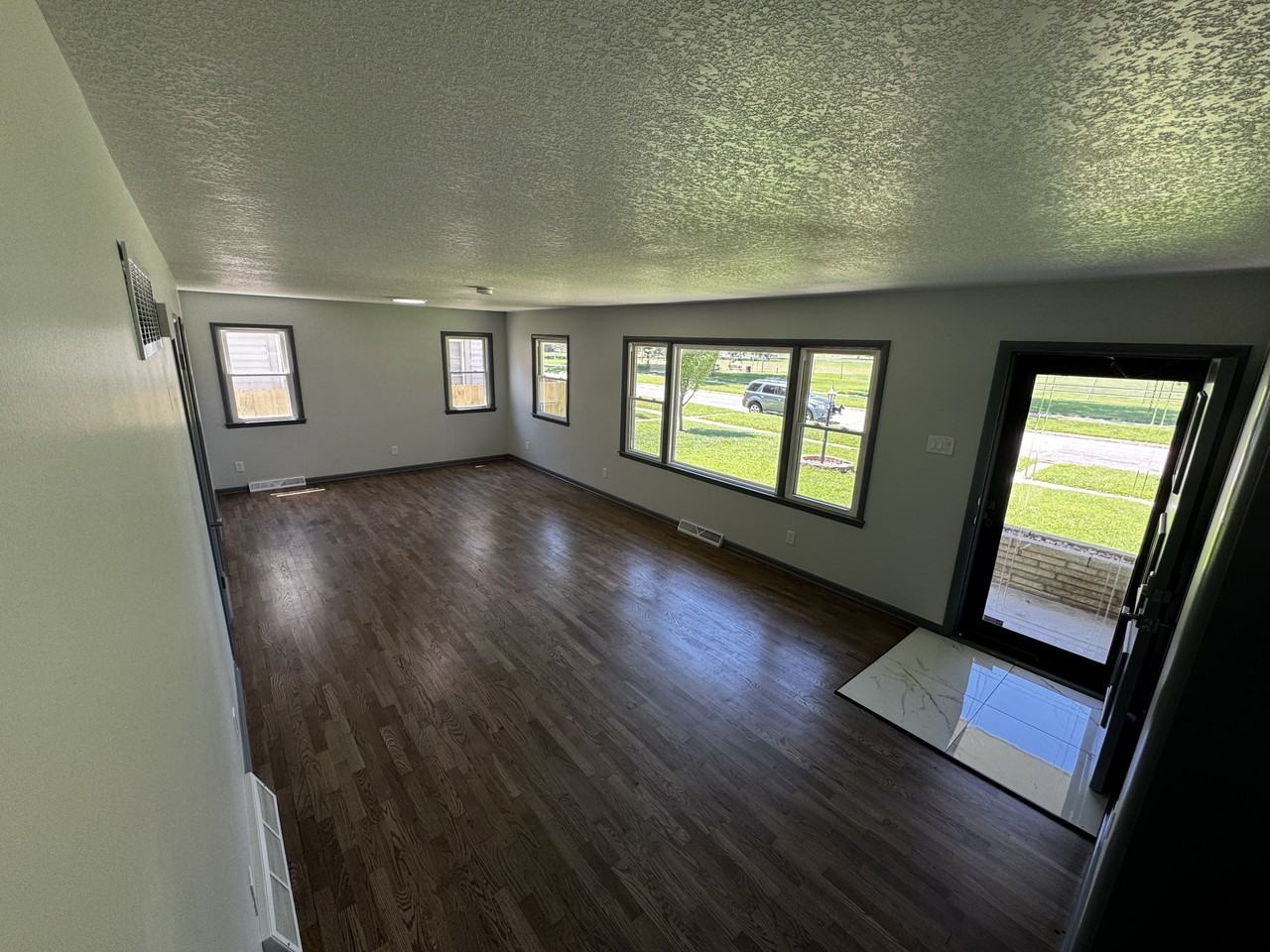 622 Ne Emmett St #1 - Photo 7 of 18