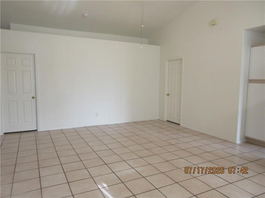 3162 E Gordon Dr - Photo 4 of 12